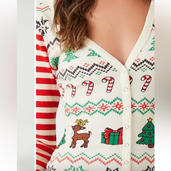Christmas Print Pajama Jumpsuit - Picture 3 of 11